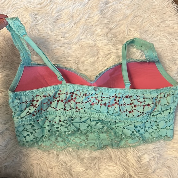 VICTORIAS SECRET PINK LARGE LACE BRALETTE LIGHT BLUE - Picture 2 of 5
